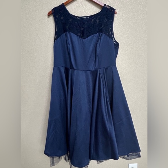 NWT Torrid Women’s 14 Navy Blue Fit & Flare Formal Dress Lace Tulle Skirt Formal - Picture 1 of 10